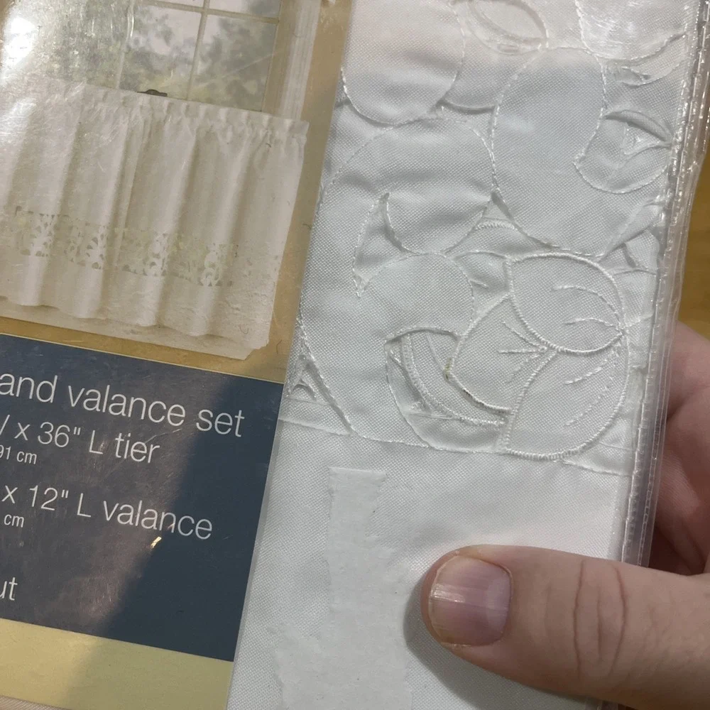 Essential Home by KMart White Window Tiers & Valance‎ Lattice Laser Cut Cottage